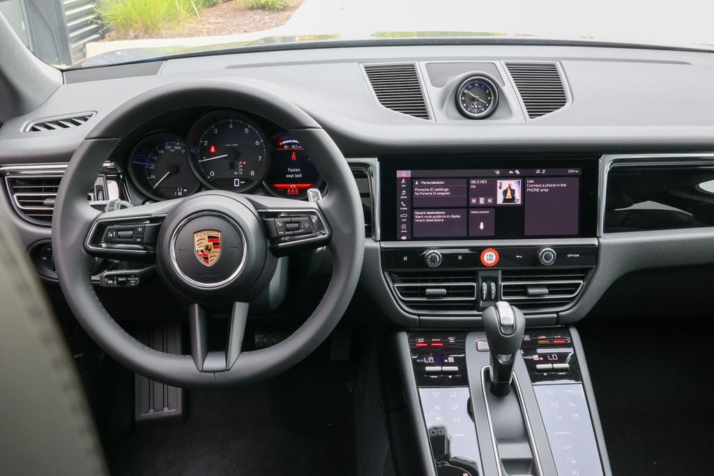 2026 Porsche Macan Base