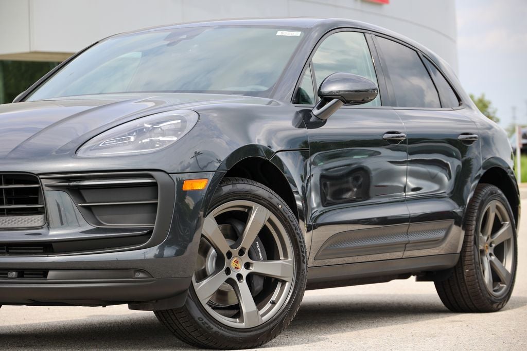 2026 Porsche Macan Base