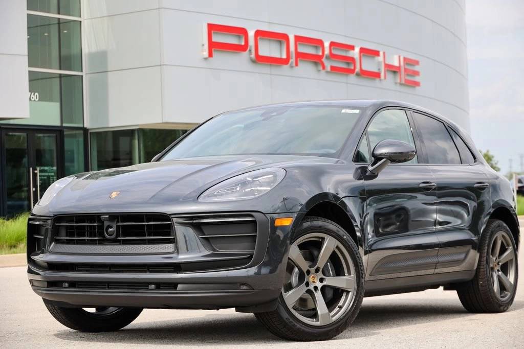 2026 Porsche Macan Base