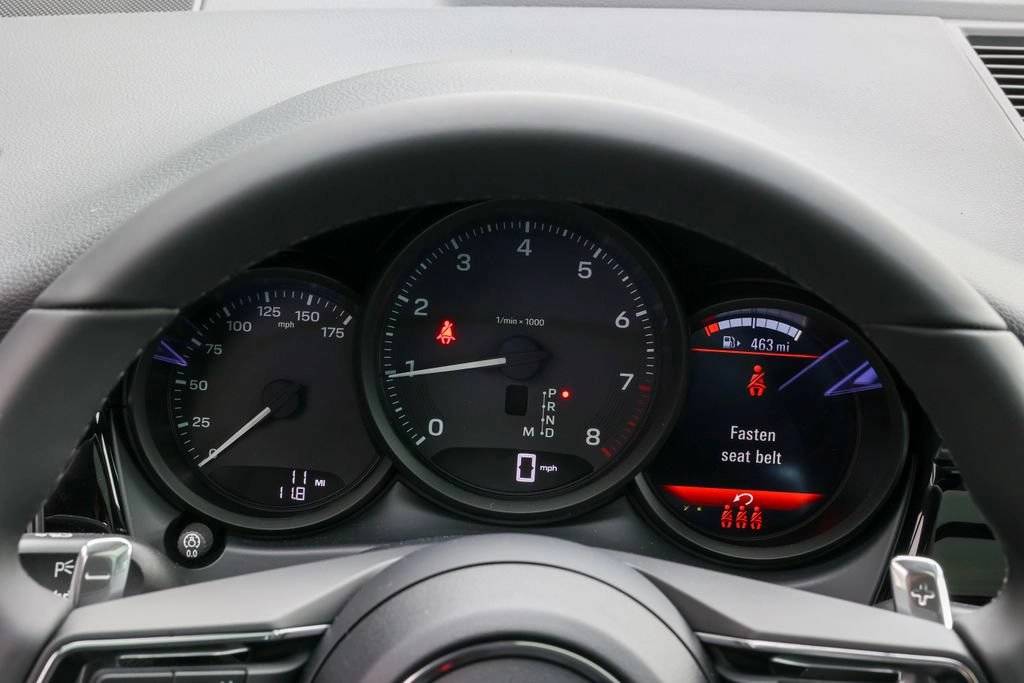 2026 Porsche Macan Base