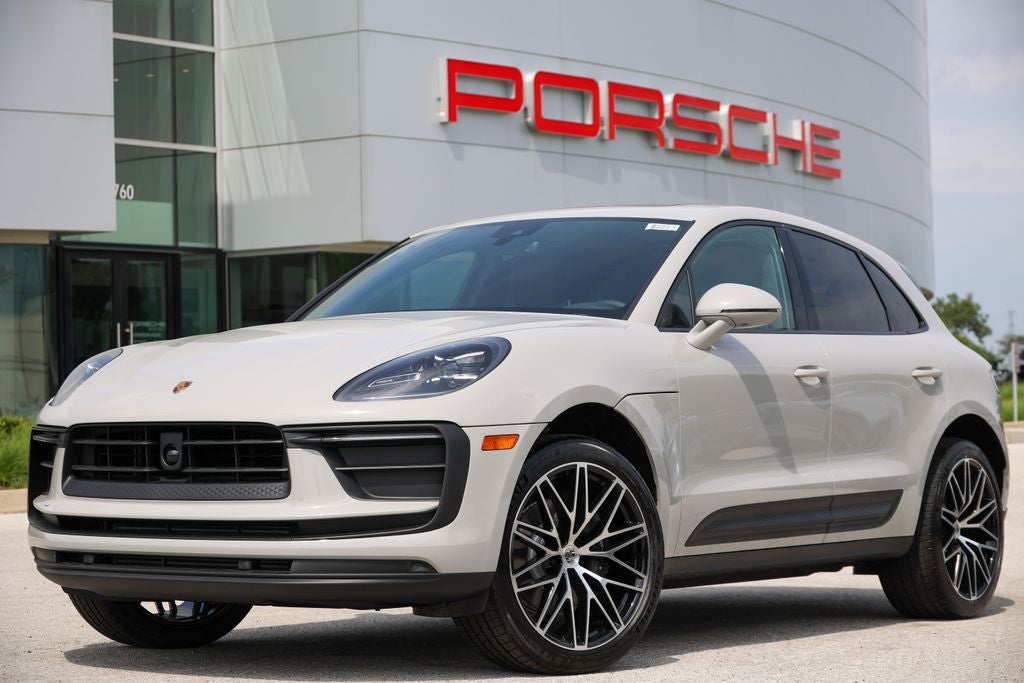 2026 Porsche Macan Base