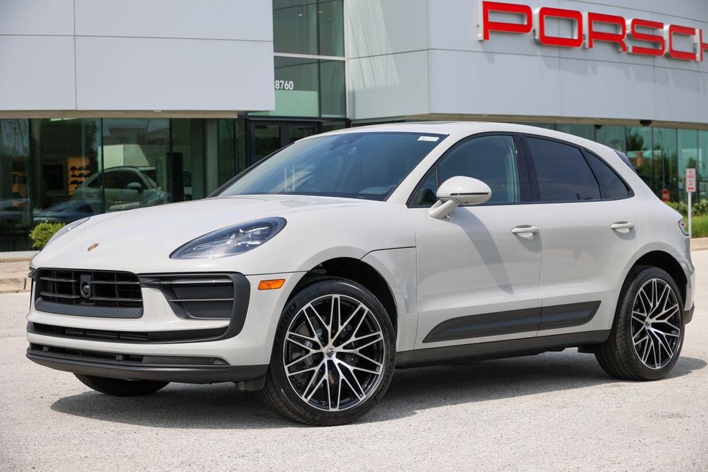 2026 Porsche Macan Base
