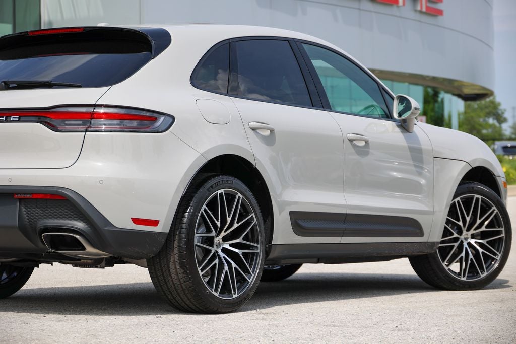 2026 Porsche Macan Base