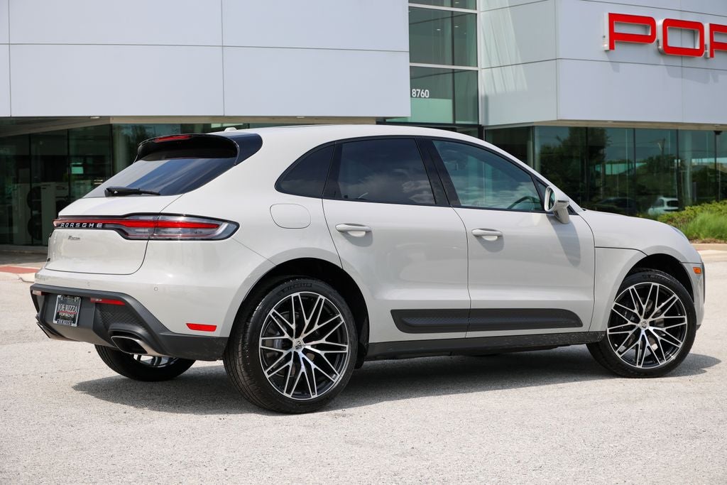 2026 Porsche Macan Base