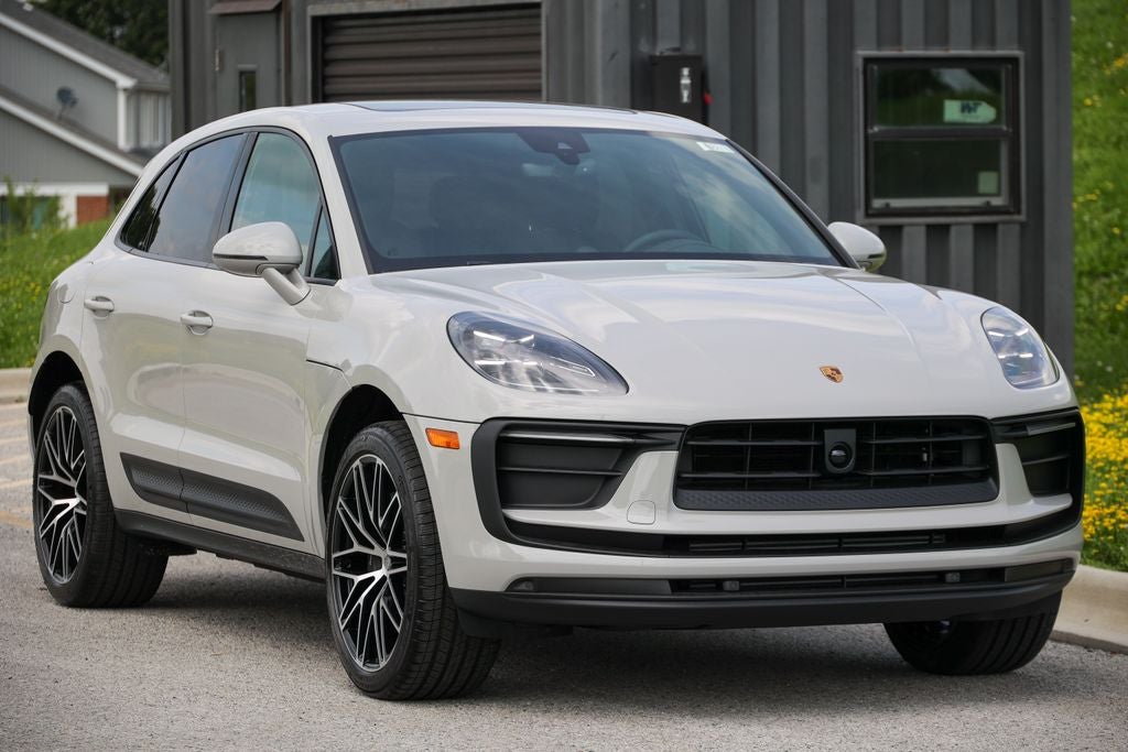 2026 Porsche Macan Base