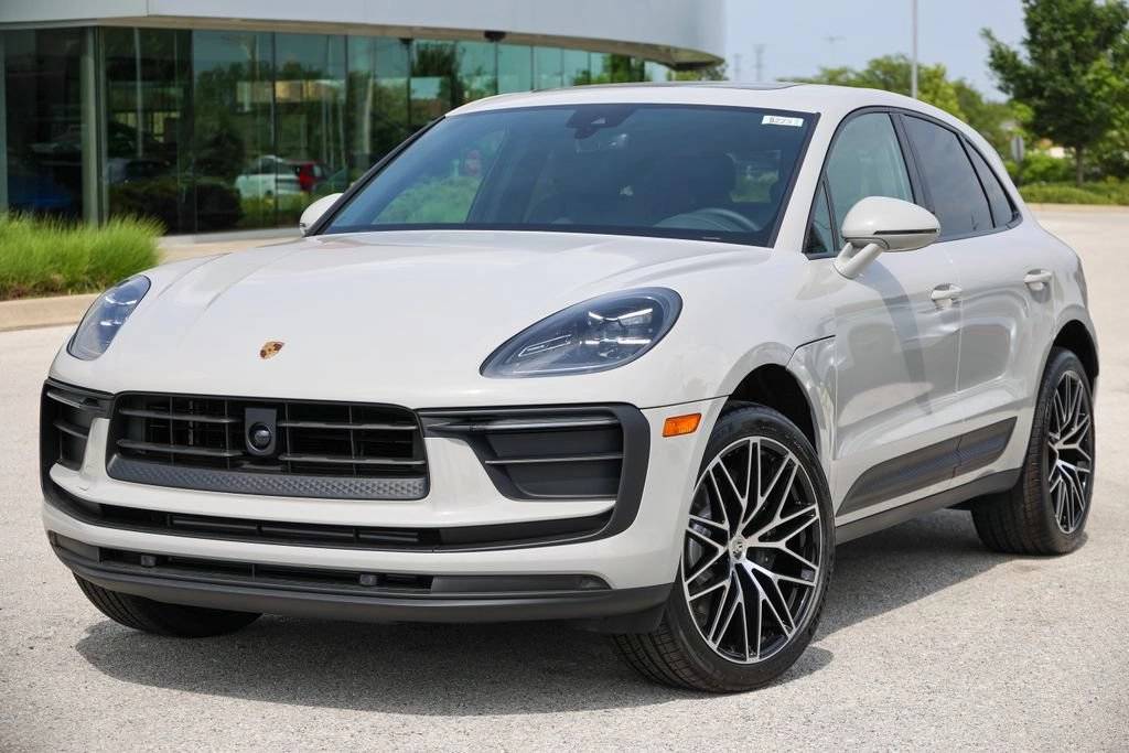 2026 Porsche Macan Base