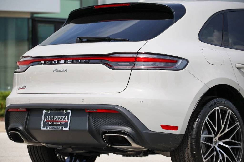 2026 Porsche Macan Base