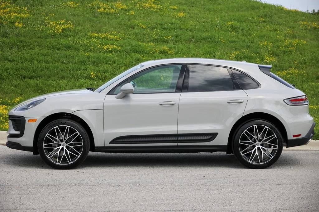 2026 Porsche Macan Base