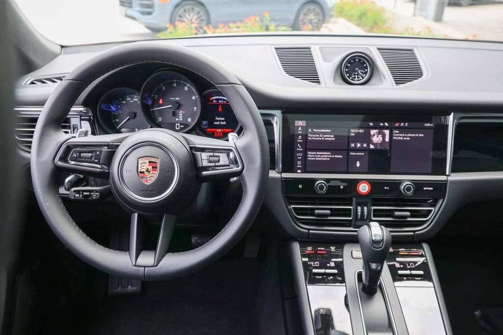 2026 Porsche Macan Base