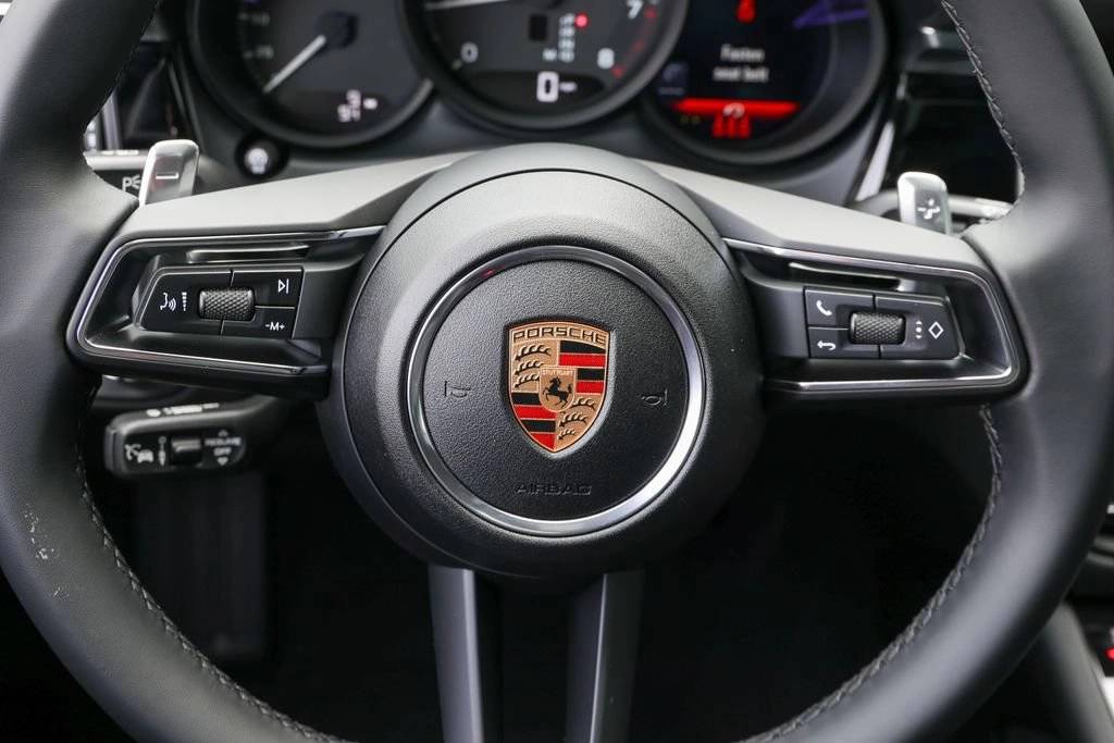 2026 Porsche Macan Base