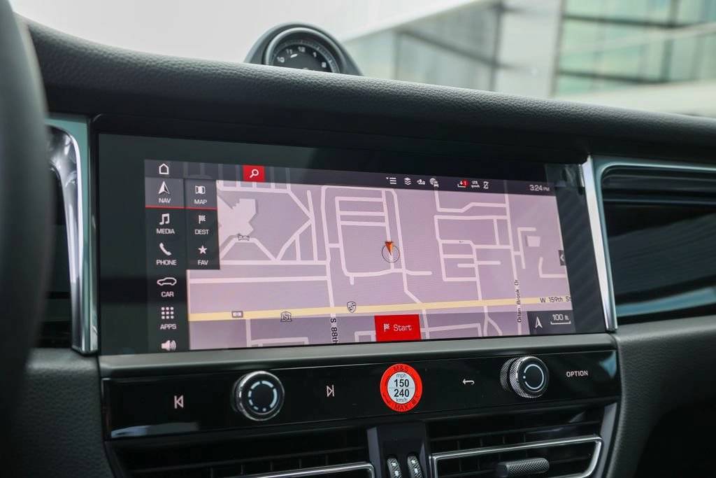 2026 Porsche Macan Base