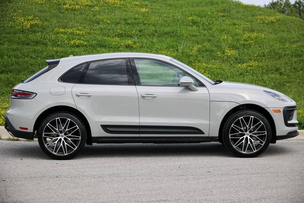 2026 Porsche Macan Base