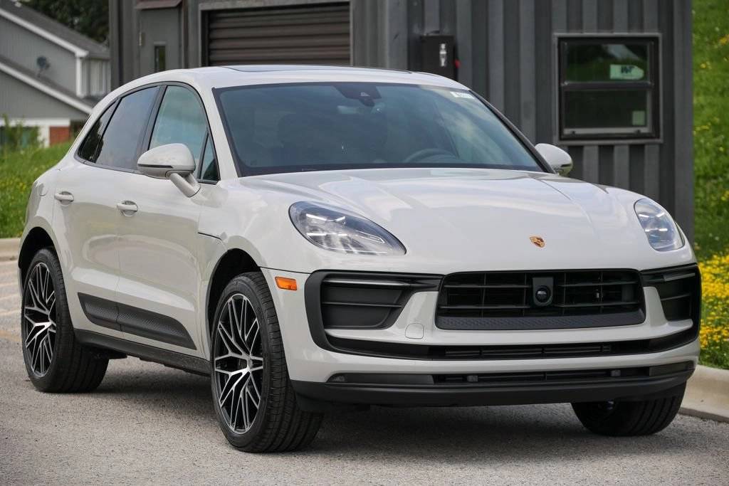 2026 Porsche Macan Base
