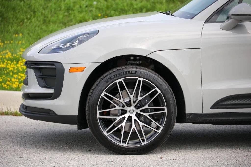 2026 Porsche Macan Base