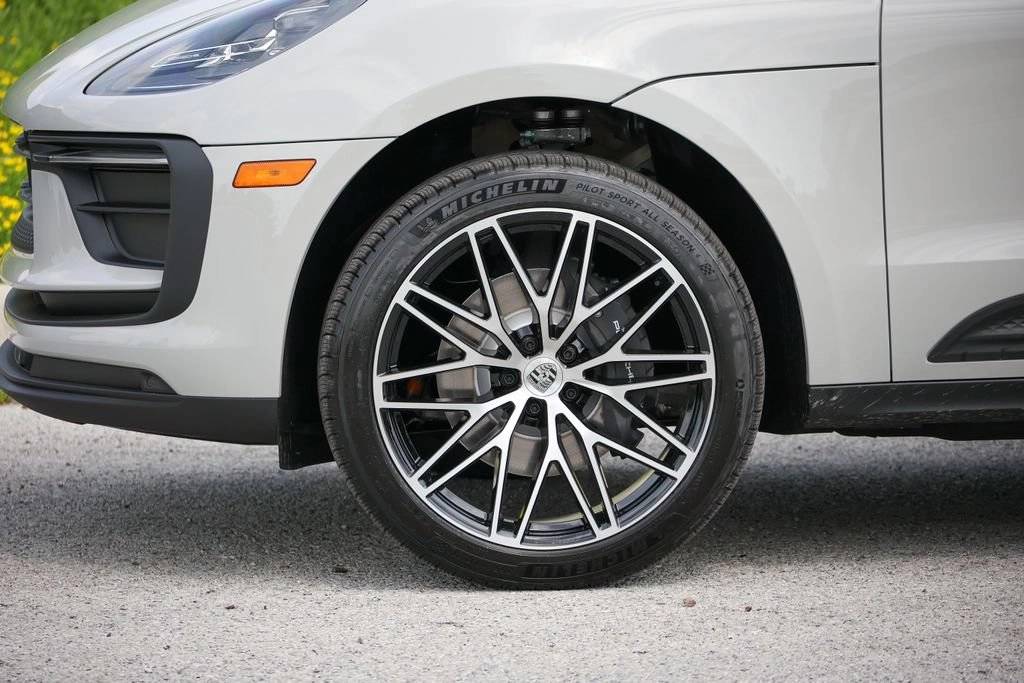 2026 Porsche Macan Base