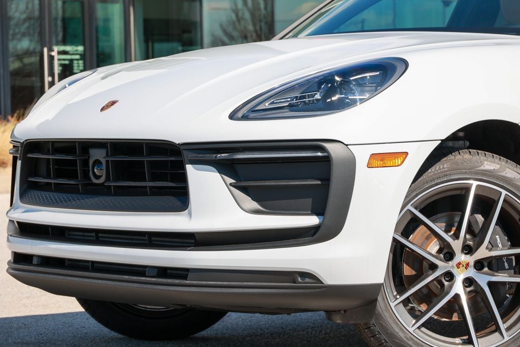 2026 Porsche Macan Base