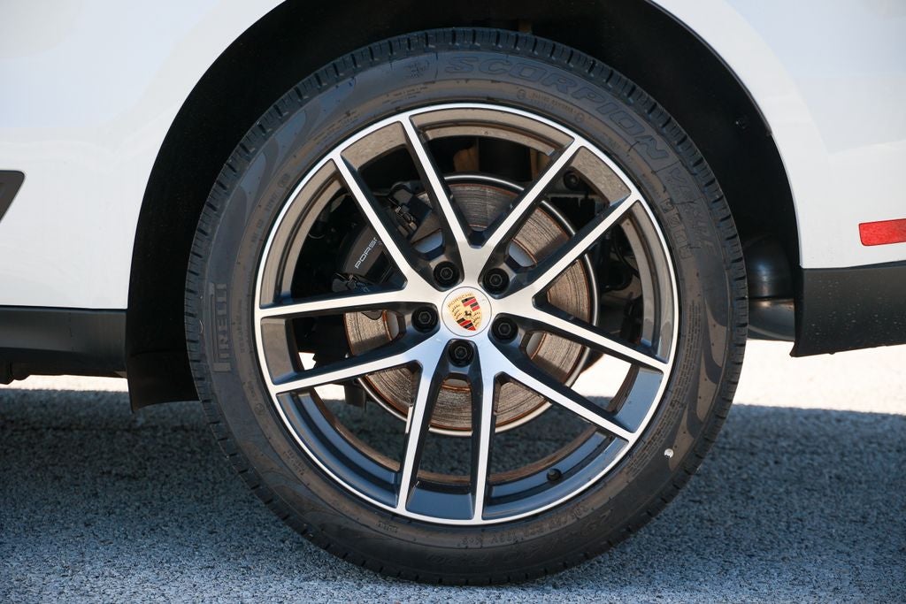 2026 Porsche Macan Base