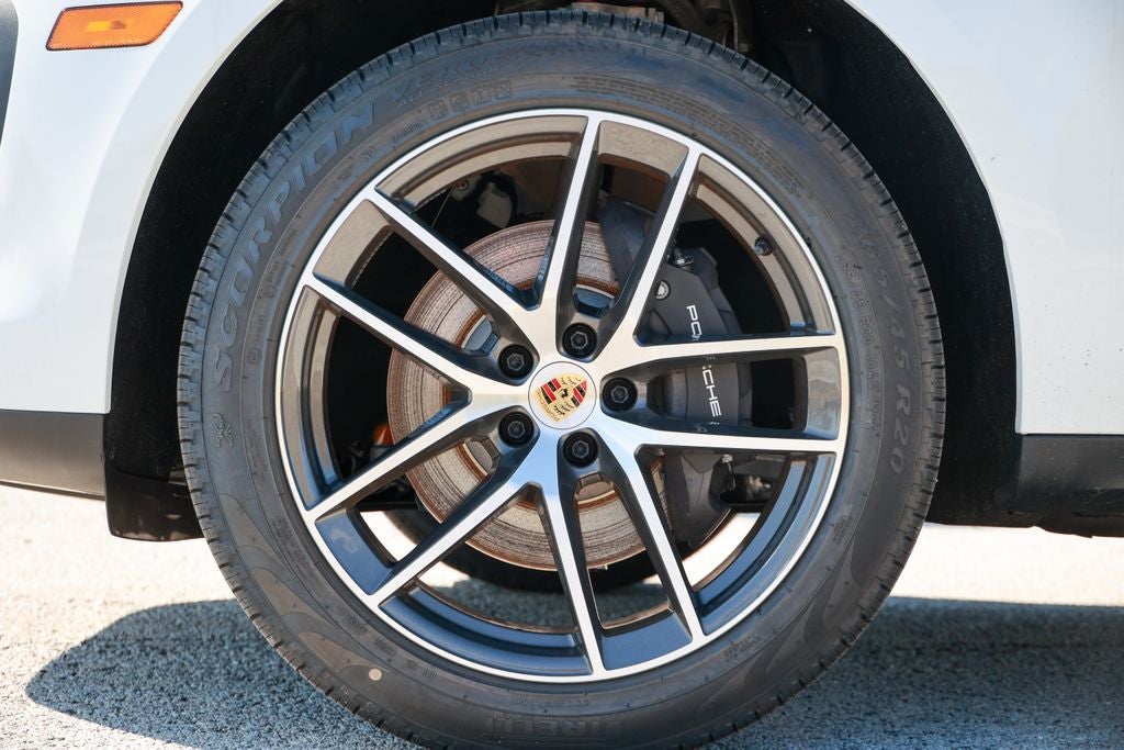 2026 Porsche Macan Base