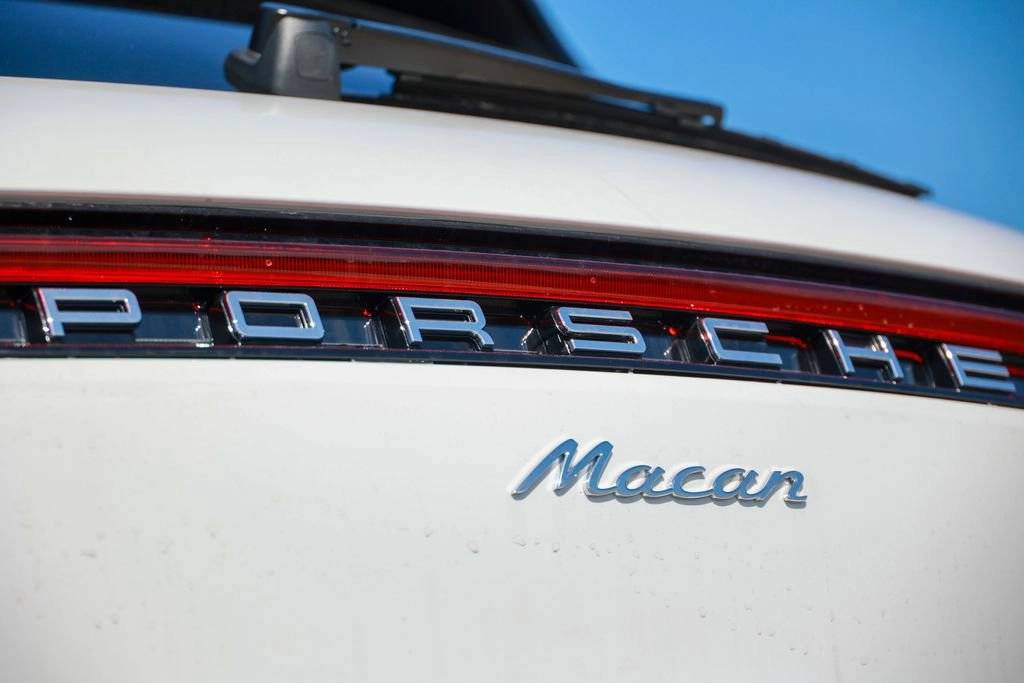 2026 Porsche Macan Base