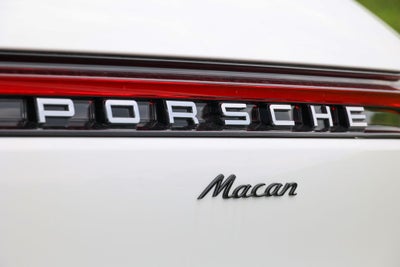 2026 Porsche Macan Base