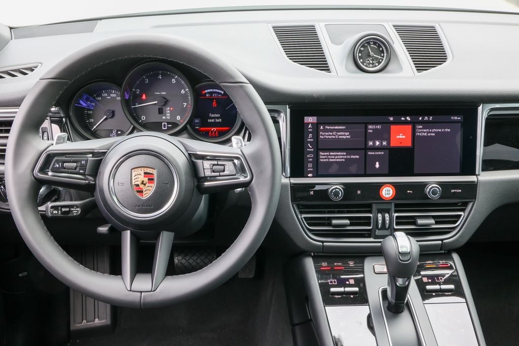 2026 Porsche Macan Base