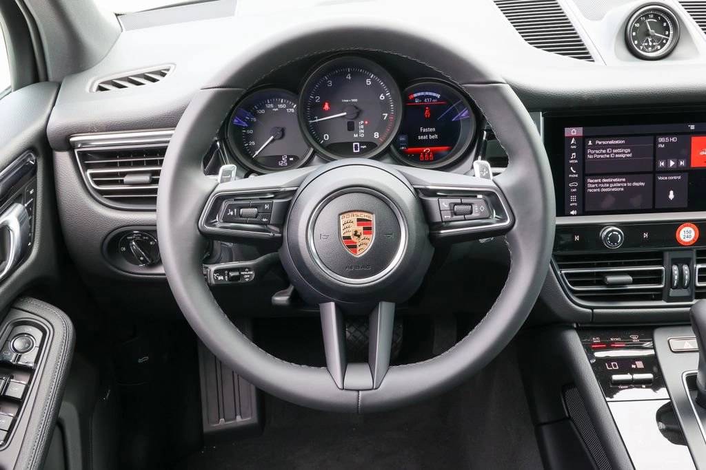 2026 Porsche Macan Base