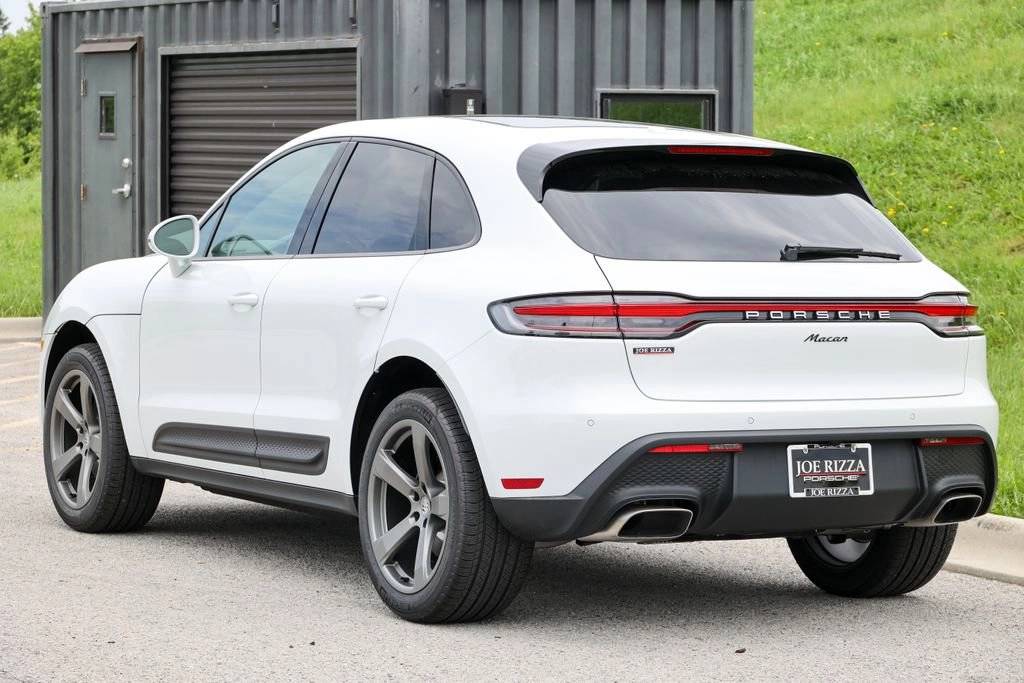 2026 Porsche Macan Base