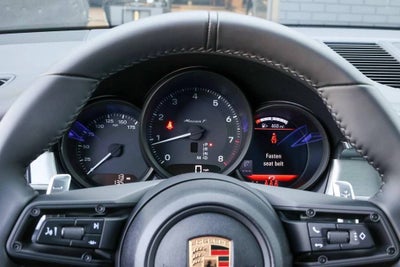 2026 Porsche Macan T