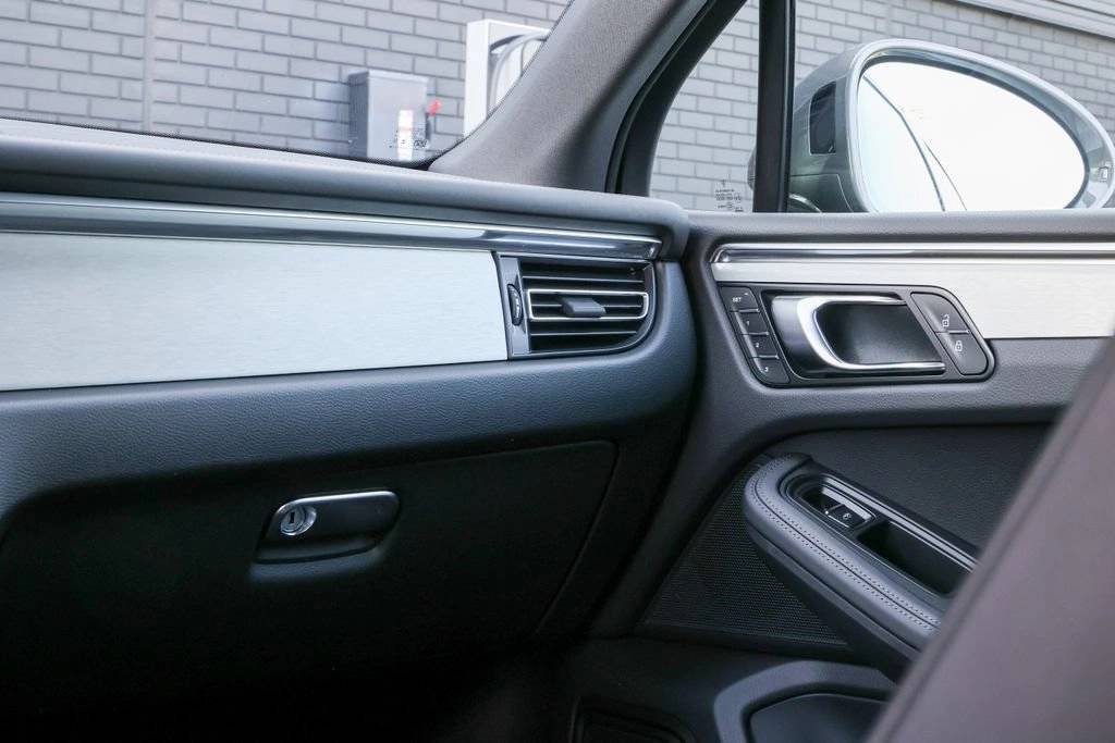 2026 Porsche Macan T