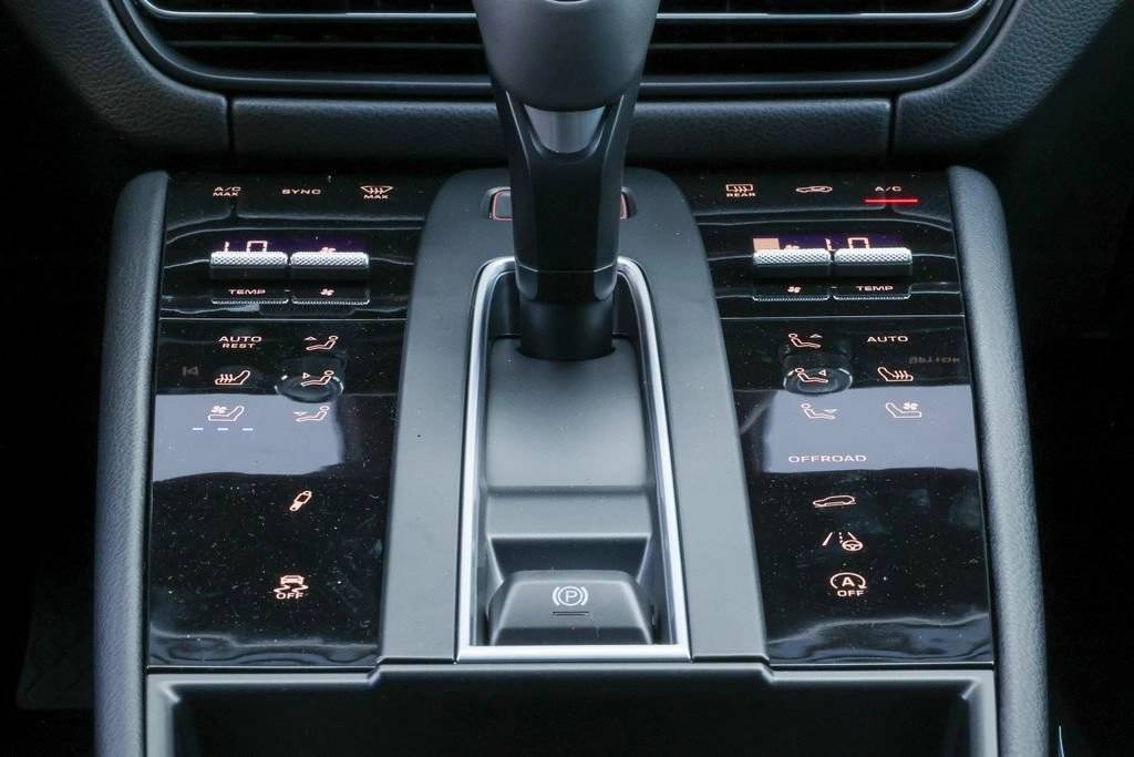 2026 Porsche Macan T