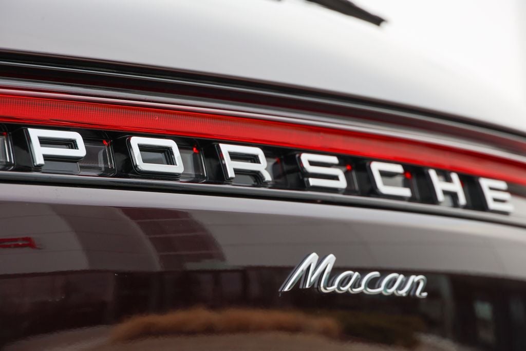 2026 Porsche Macan Base