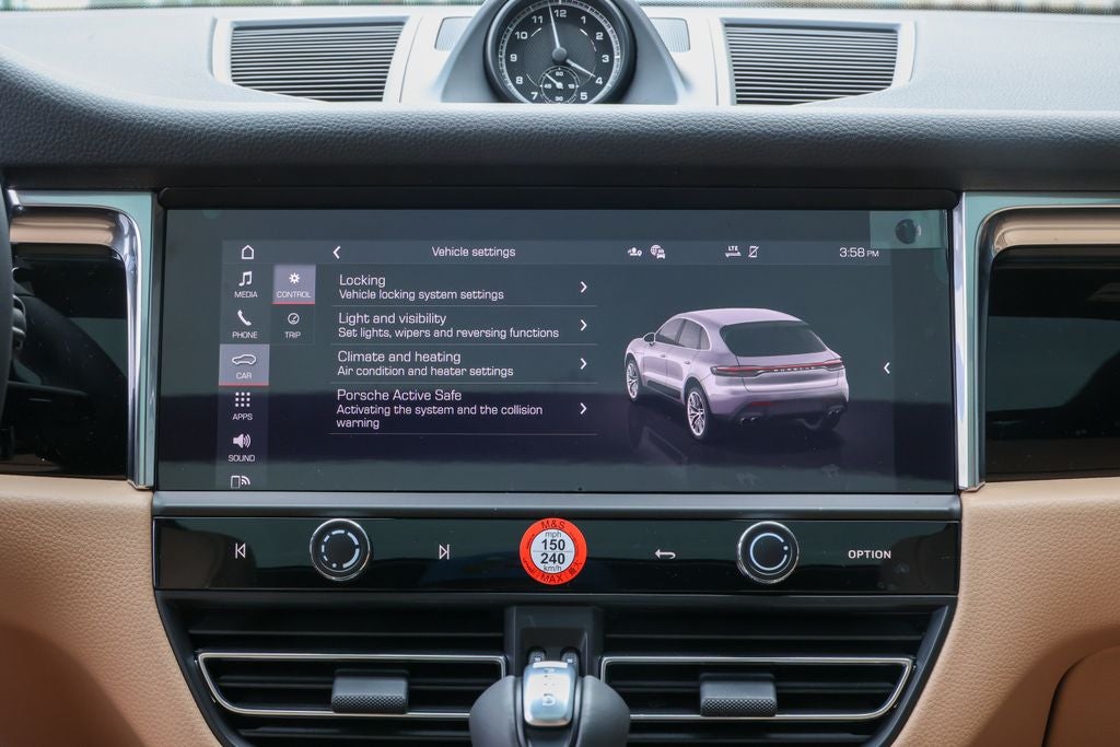 2026 Porsche Macan Base