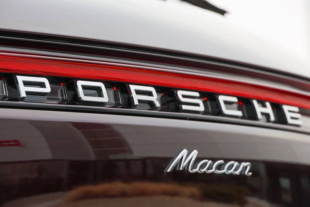 2026 Porsche Macan Base