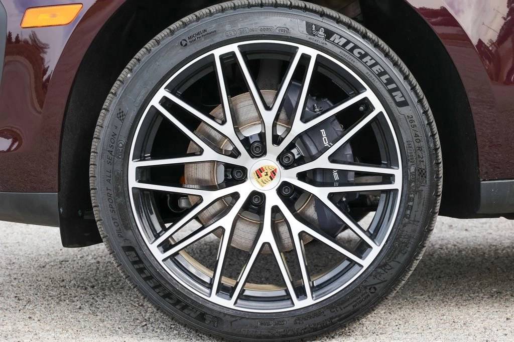 2026 Porsche Macan Base