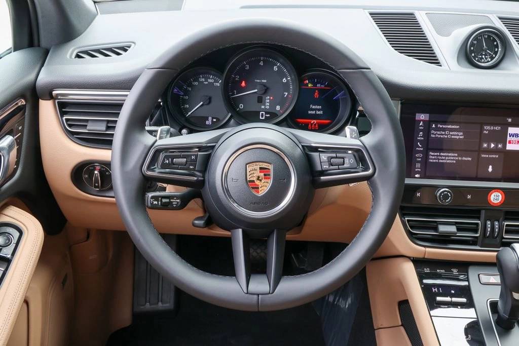 2026 Porsche Macan Base