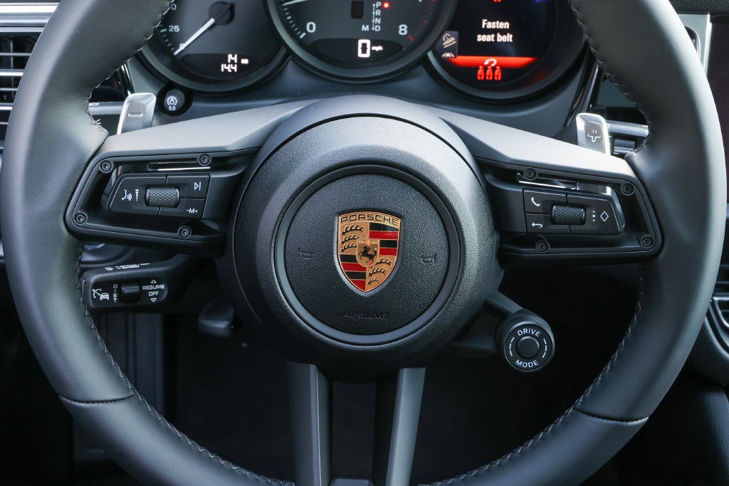 2026 Porsche Macan Base