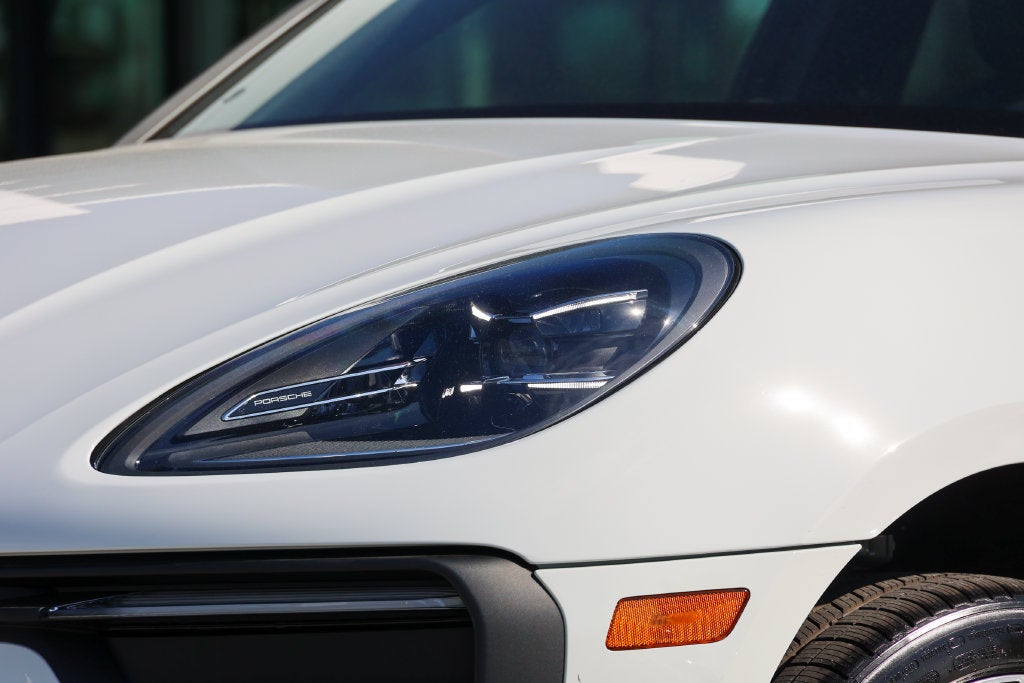 2026 Porsche Macan Base