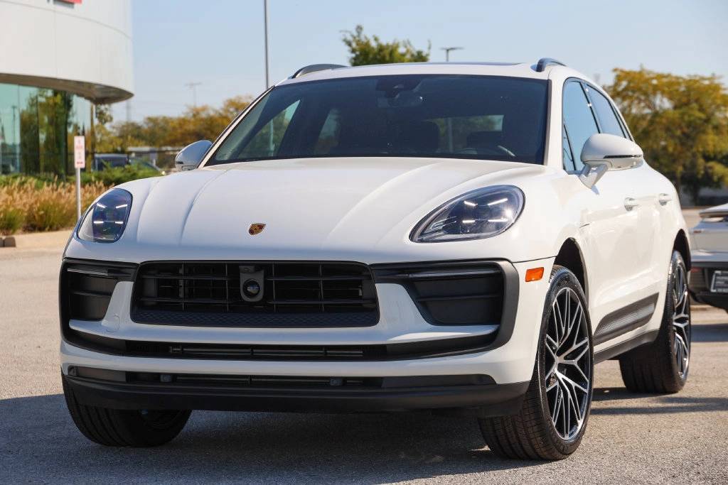 2026 Porsche Macan Base