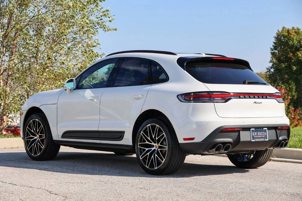 2026 Porsche Macan Base