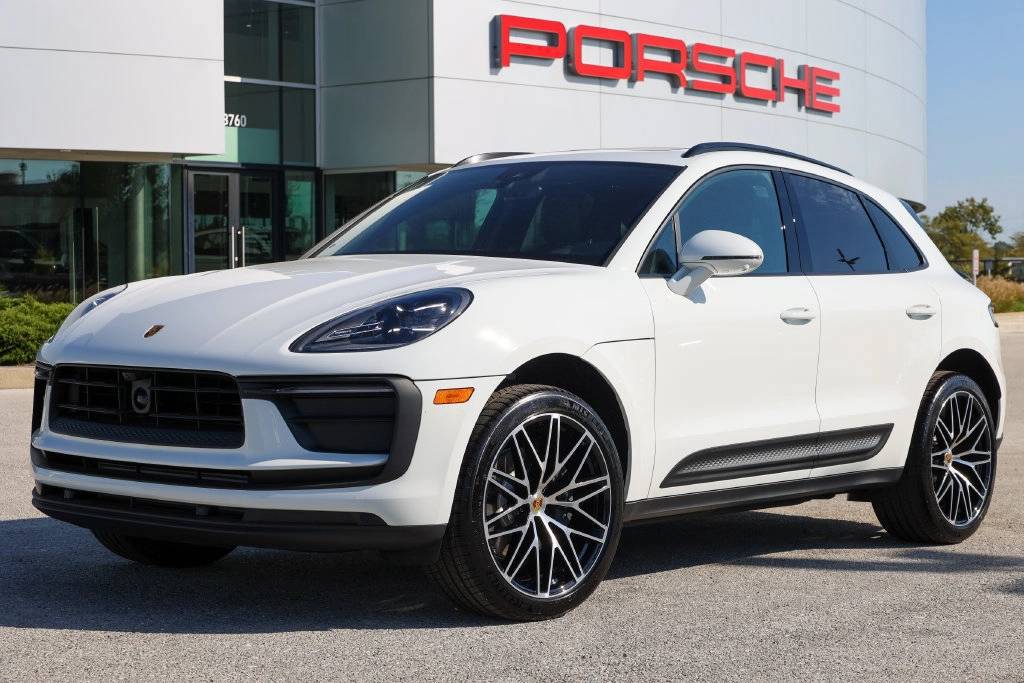 2026 Porsche Macan Base