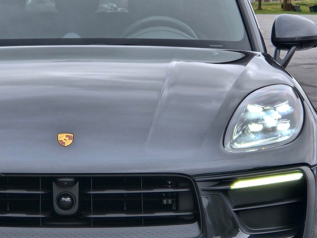 2026 Porsche Macan Base