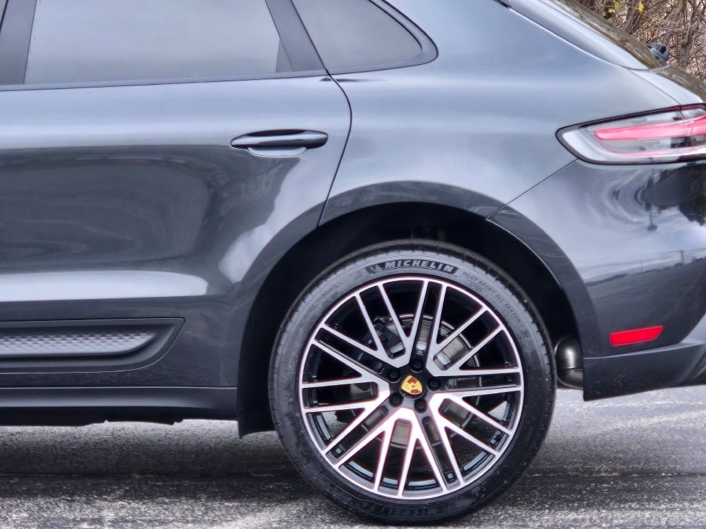 2026 Porsche Macan Base