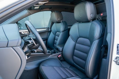 2026 Porsche Macan T