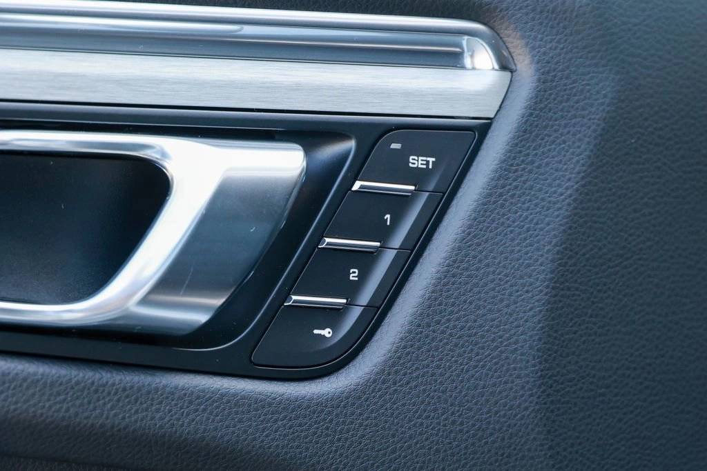 2026 Porsche Macan T