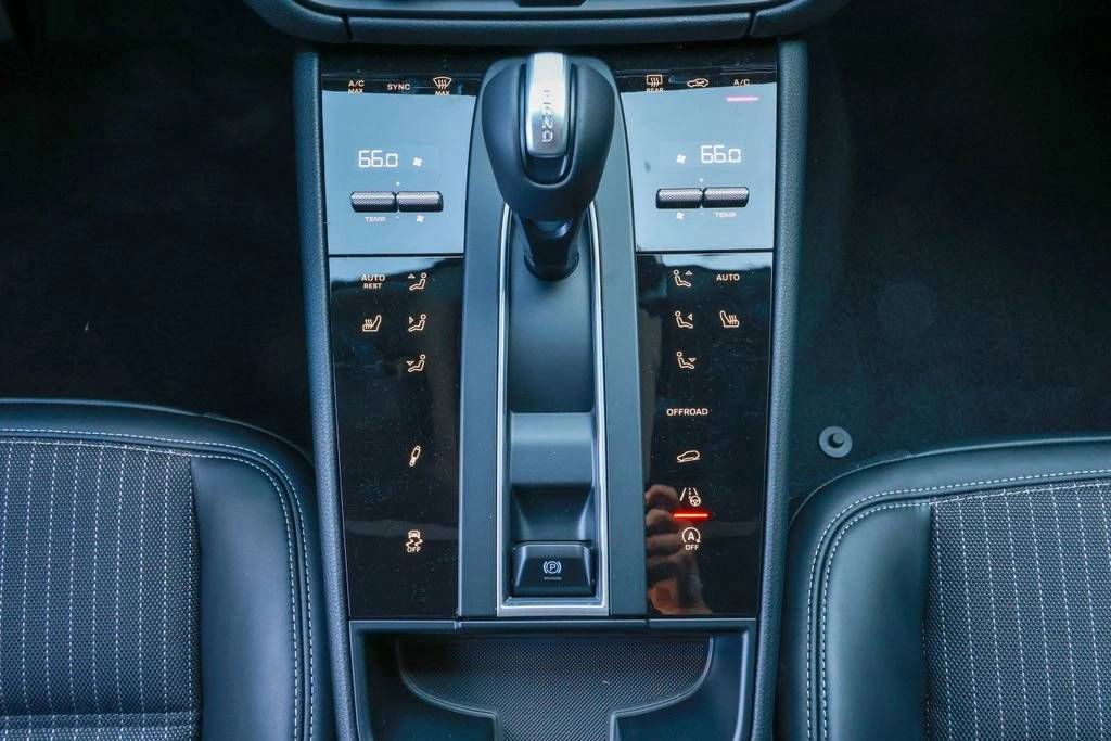 2026 Porsche Macan T