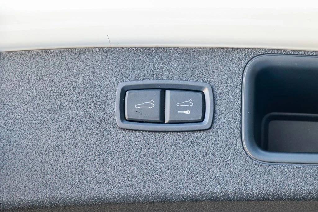 2026 Porsche Macan T