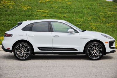 2026 Porsche Macan Base