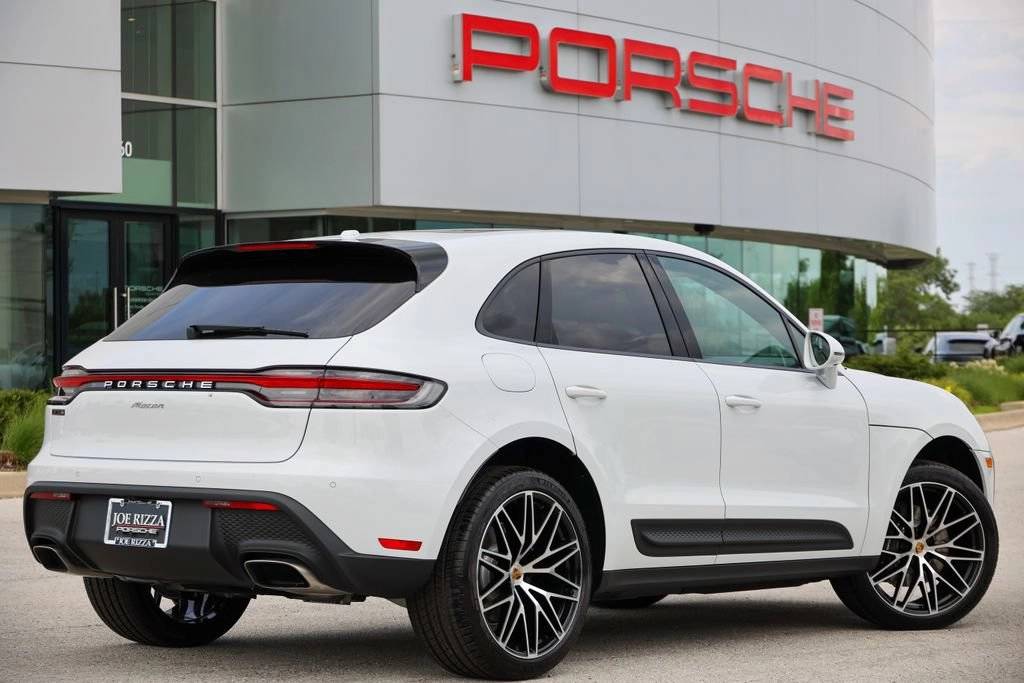 2026 Porsche Macan Base