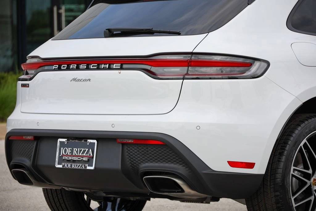 2026 Porsche Macan Base