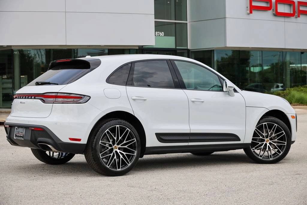 2026 Porsche Macan Base